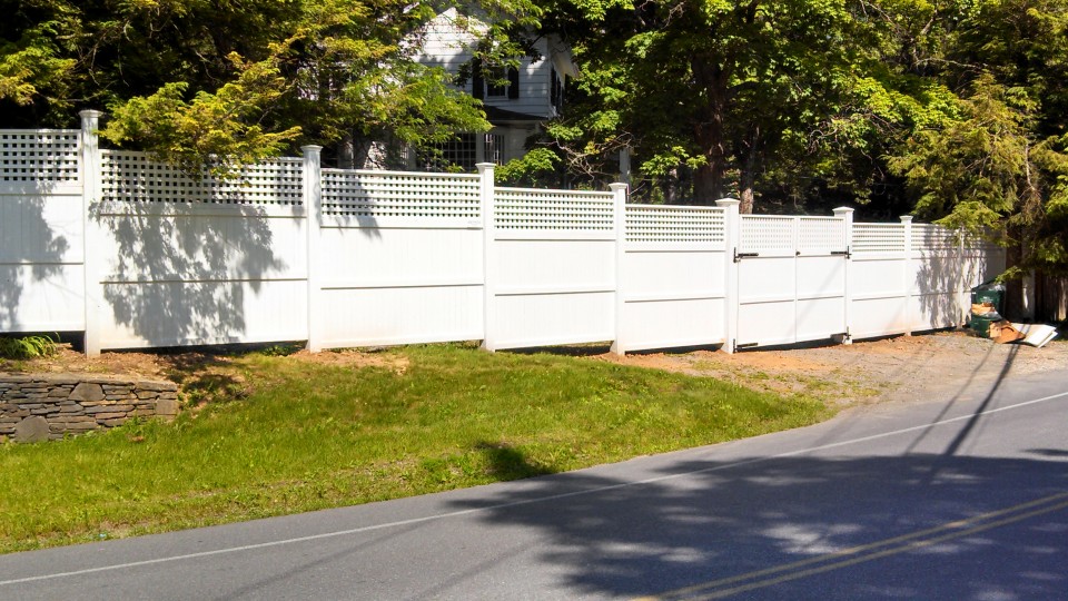 5′ Berkshire and 2′ Lattice custom wood fence warwick ny