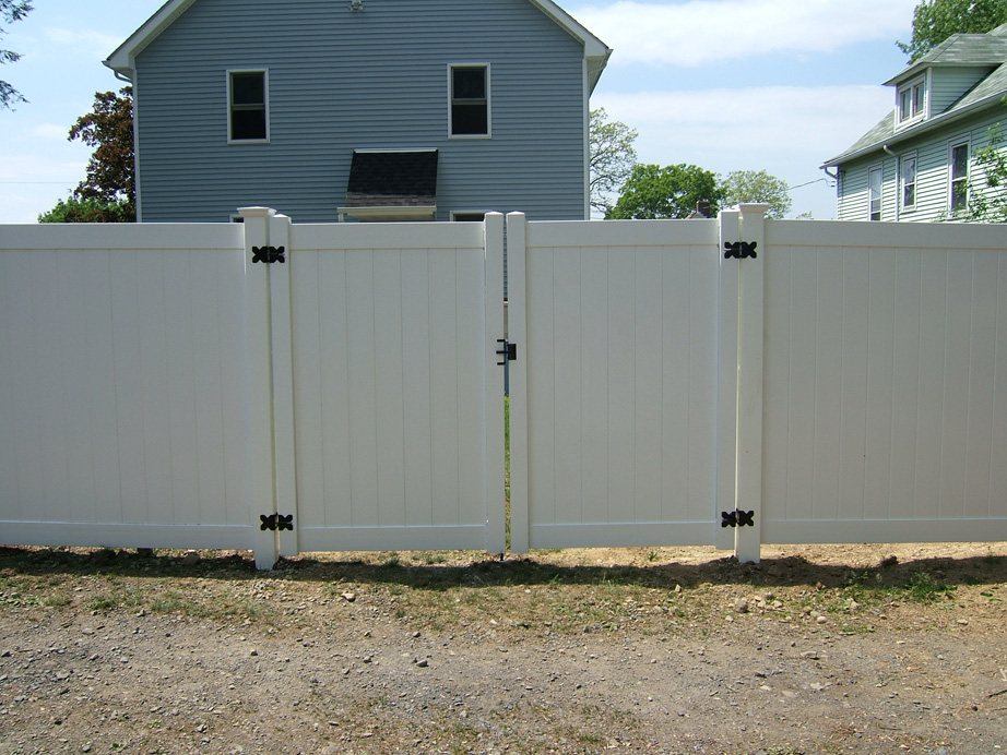 Tongue and Groove Vinyl Fence Wantage NJ with Gate