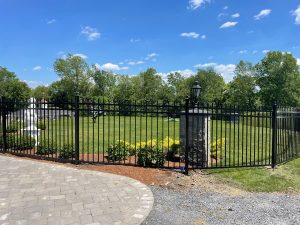 Vanguard Avant A-1 Aluminum Fence in Goshen NY with ball caps