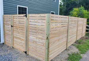 horizontal cedar privacy fence in warwick ny