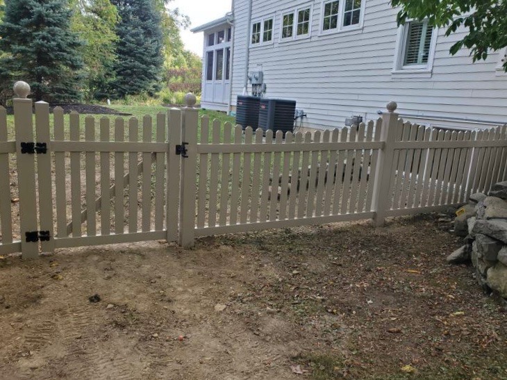 Landmark Vinyl Fence in Warwick NY With Lattice